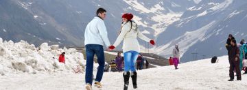 Magical 5 Days 4 Nights Manali, Agra with Delhi Tour Package