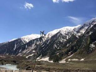 Beautiful Kashmir 4 Days 3 Nights Srinagar-Gulmarg-Pahalgam Holiday Package